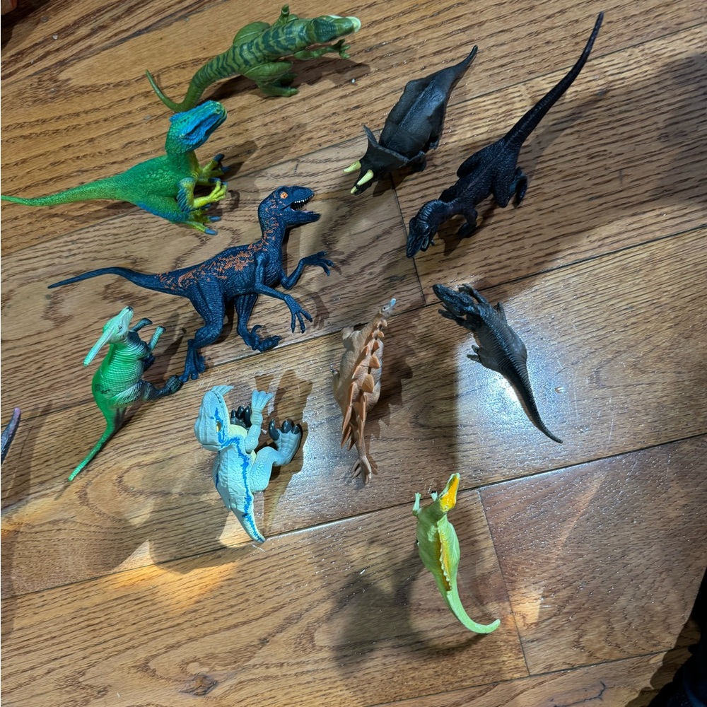 Set of 10 dinosaurs collection, multicolor ready to play